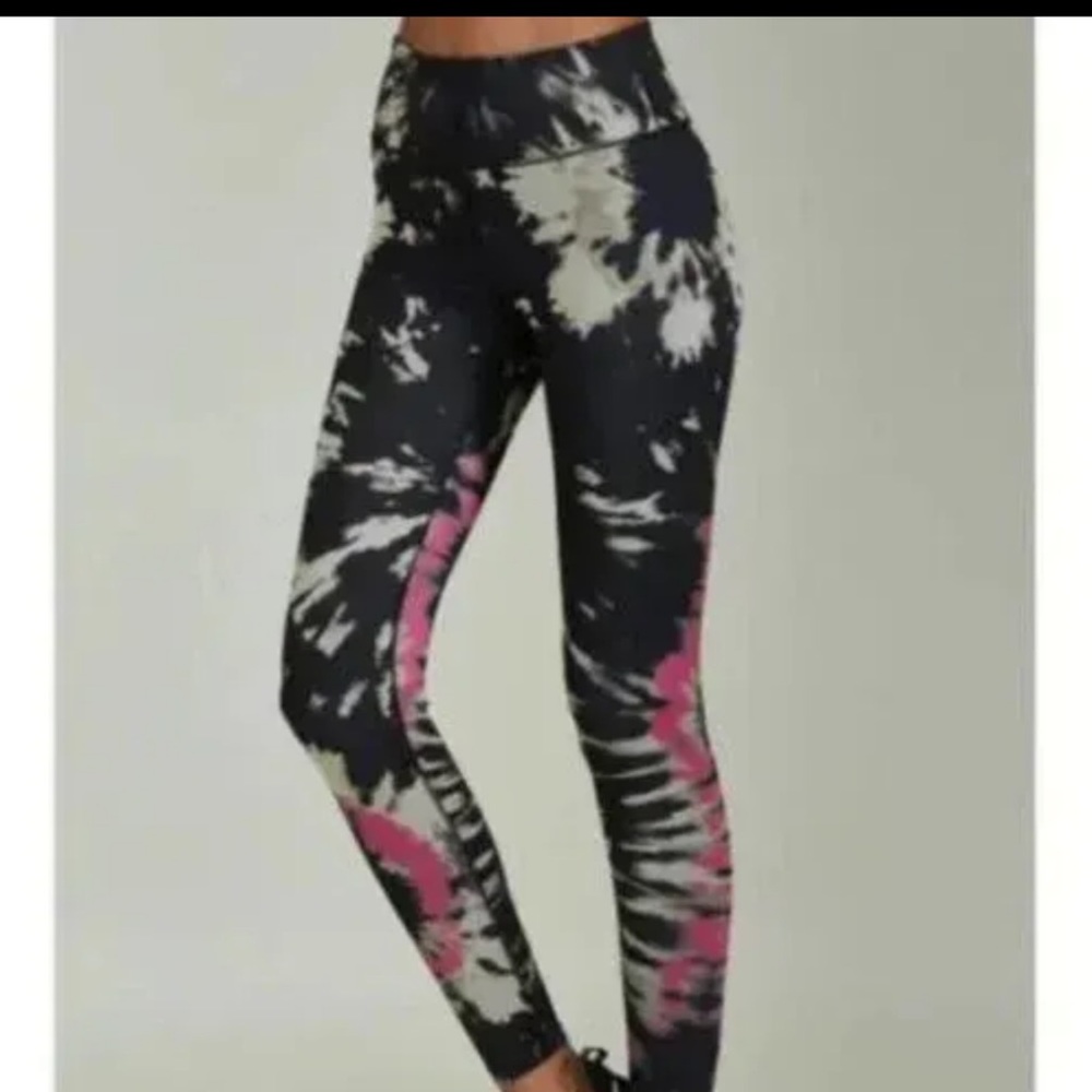 NWOT Noli Yoga Tie Dye Leggings Italian Fabric Size Medium - Picture 2 of 6